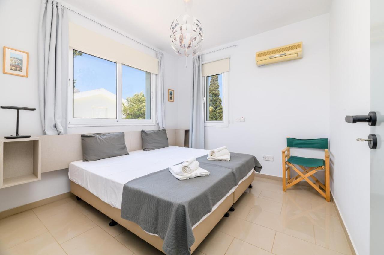 Villa Lela Serena By Ezoria Villas Протарас Экстерьер фото